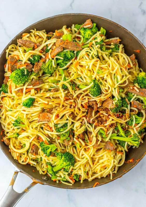 Skillet beef and broccoli lo mein with tender beef, crisp broccoli, and glossy noodles