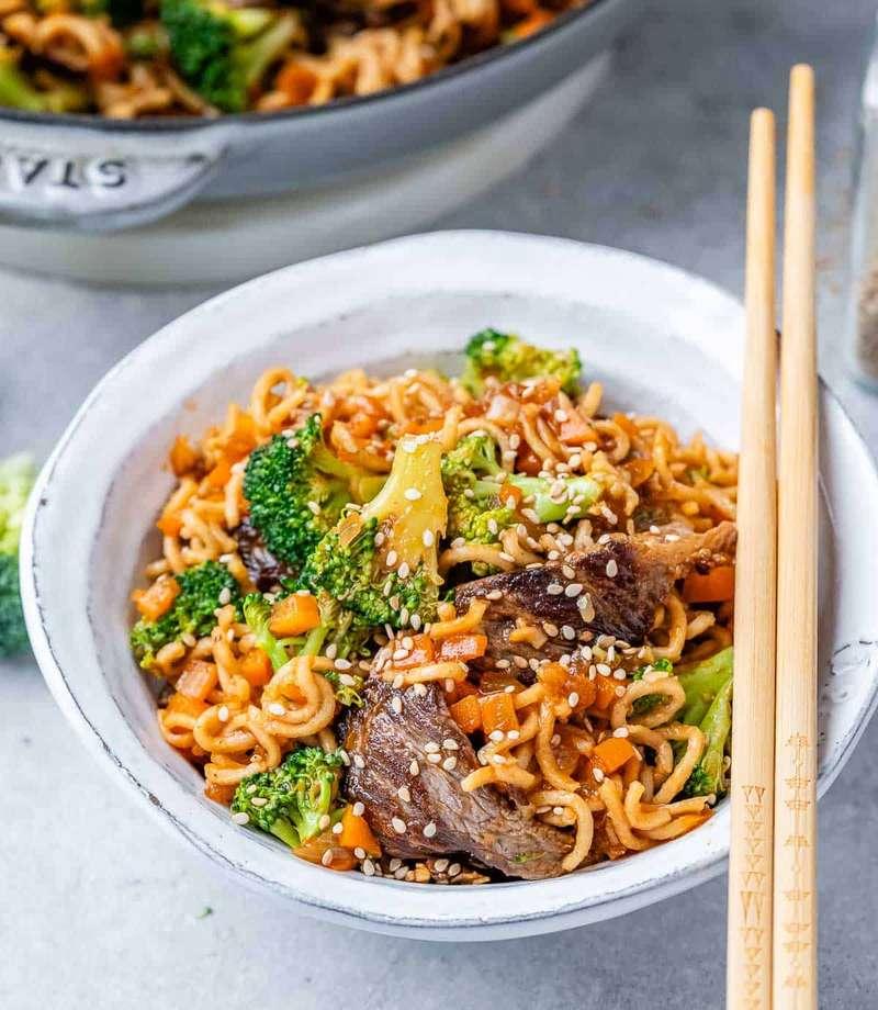 Healthy beef and broccoli lo mein with tender beef, crisp broccoli, and glossy noodles