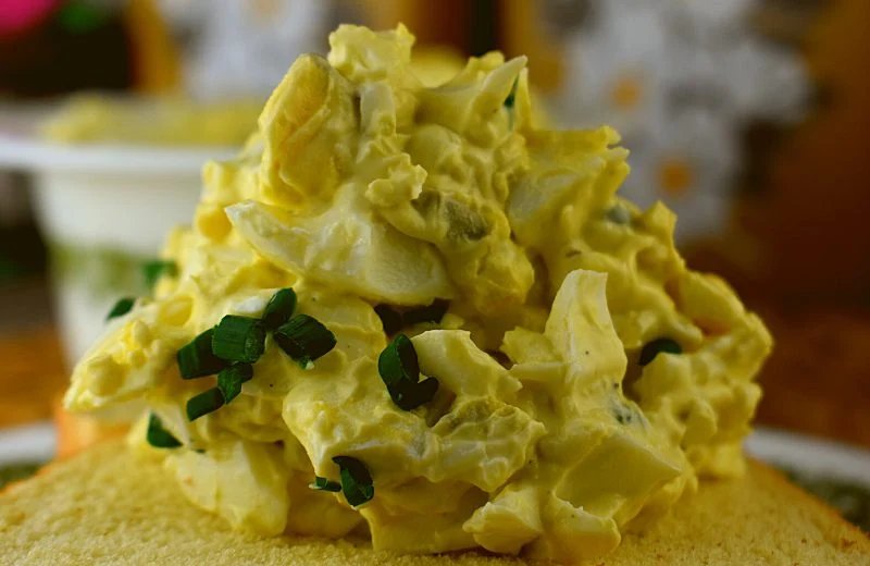 Classic creamy egg salad with chopped hard‑boiled eggs, velvety mayo, fresh dill, perfect for sandwich spreads